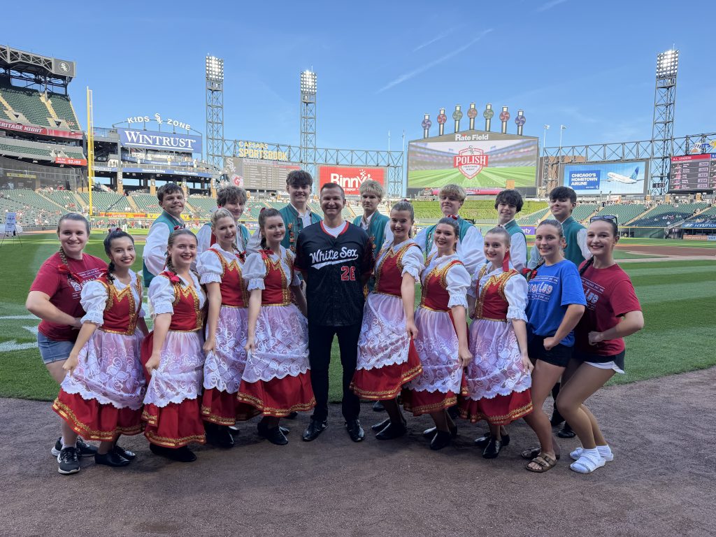 Wesoly Lud at the White Sox Polish Heritage Night
